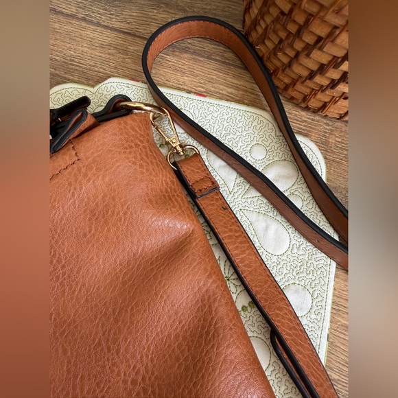Moda Luxe Henri Tan Vegan Leather Fold Over Expandable Crossbody Bag - Picture 16 of 16